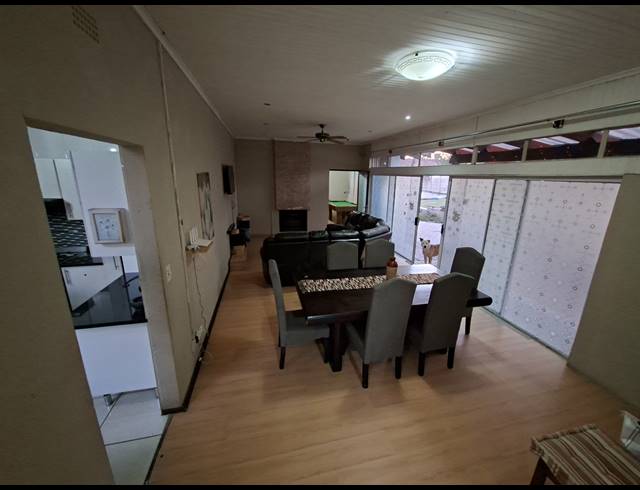 3 BEDROOM FREEHOLD FOR SALE IN LOMBARDY EAST